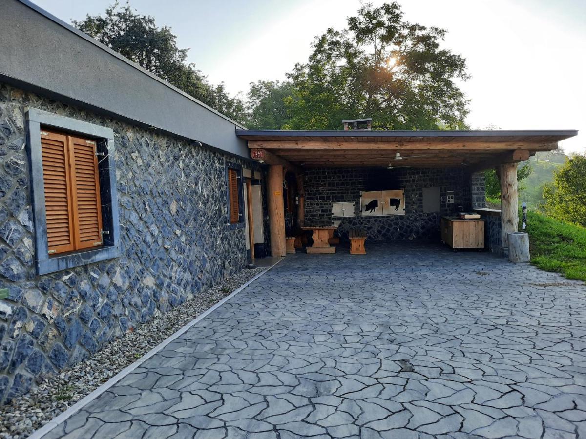 Country House Zemljanka Sentrupert  ภายนอก รูปภาพ
